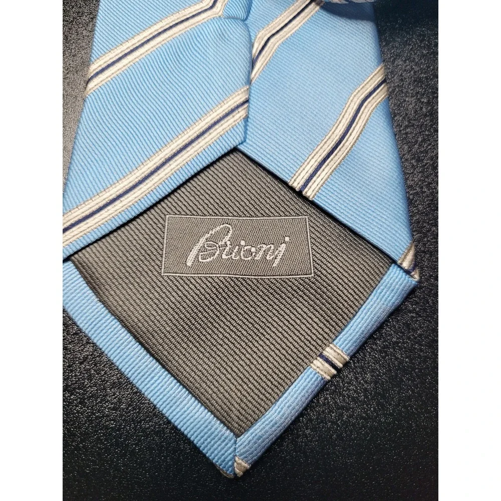 Brioni Men's Necktie Blue Striped Silk 3.75